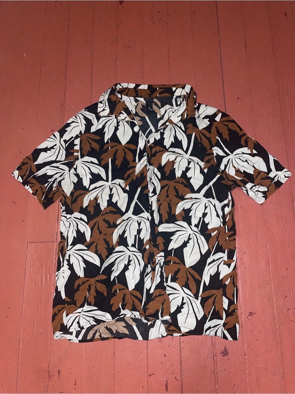 H&M Black Short Sleeve Button-Down Shirt with White & Brown Leaf Print